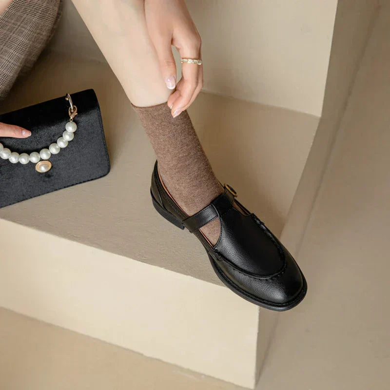 Elegant Leather Mary Jane Flat for Women with T Strap Buckle Round Toe Vintage Style
