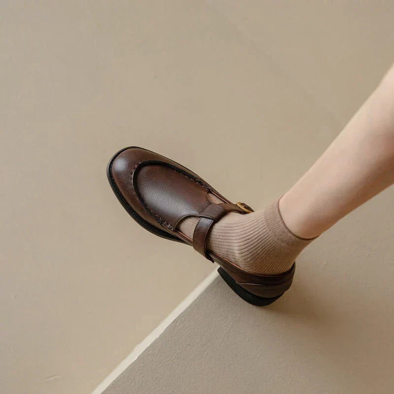 Elegant Leather Mary Jane Flat for Women with T Strap Buckle Round Toe Vintage Style