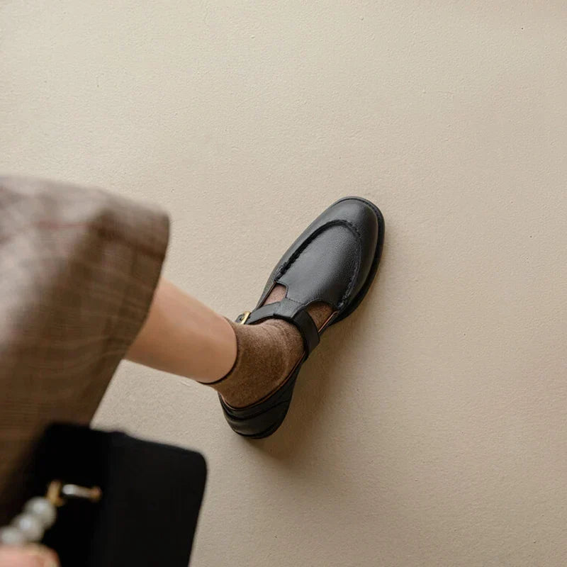 Elegant Leather Mary Jane Flat for Women with T Strap Buckle Round Toe Vintage Style