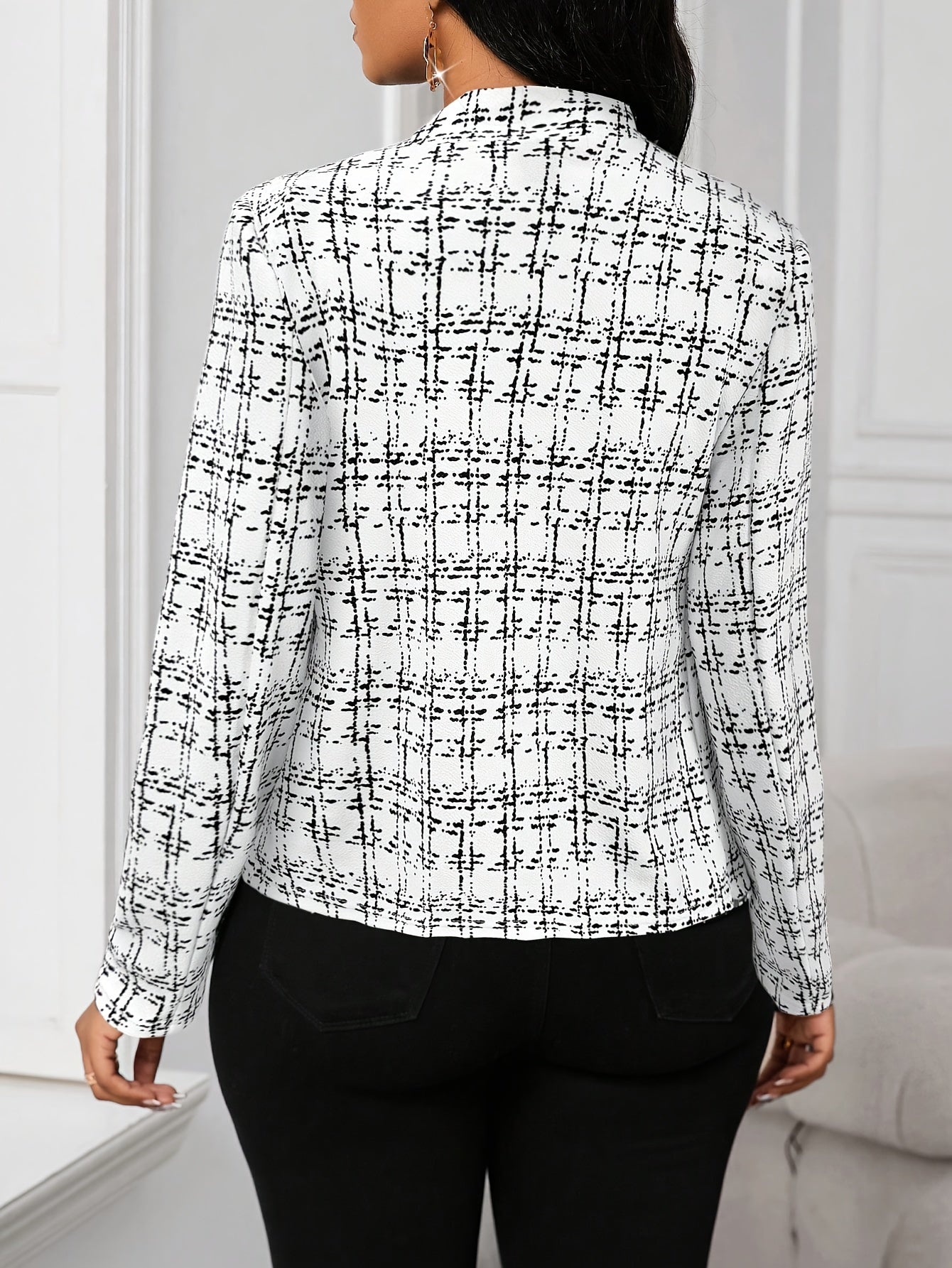 Elegant Plaid Tweed Blazer for Women with Lapel Collar Long Sleeve Open Front Cropped Casual Style