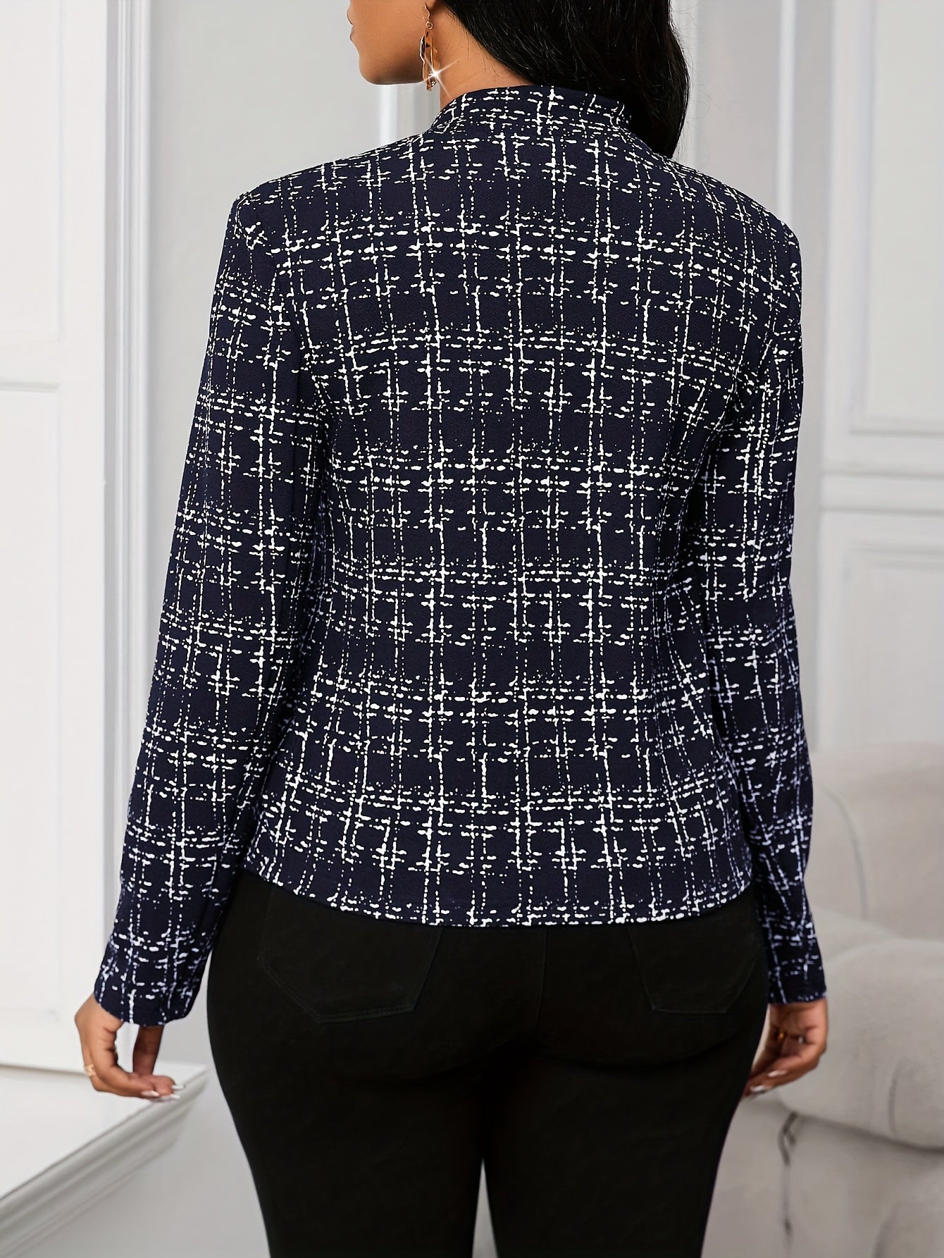 Elegant Plaid Tweed Blazer for Women with Lapel Collar Long Sleeve Open Front Cropped Casual Style