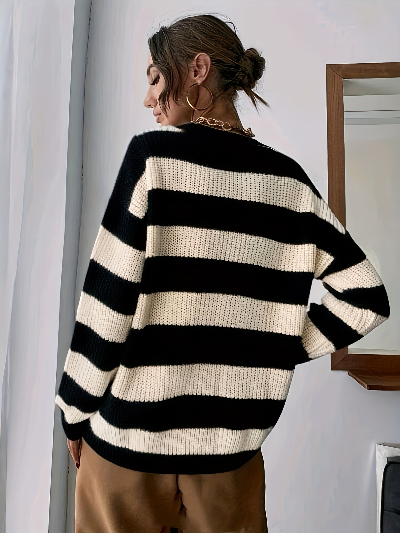 Comfortable Striped Sweater for Women with Crew Neck Long Sleeve Relaxed Oversized Knit Style