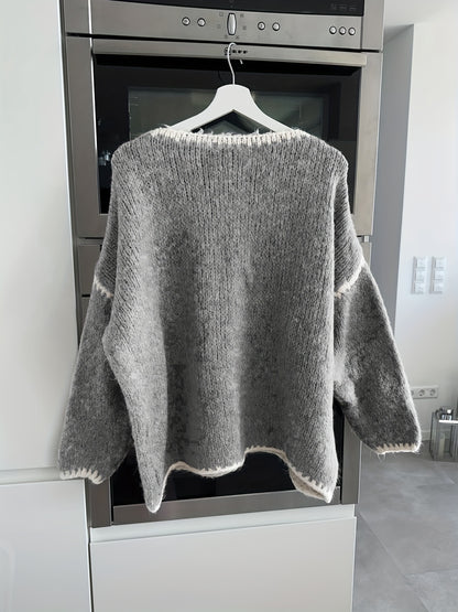 Comfortable Contrast Trim Sweater for Women with Crew Neck Long Sleeve Relaxed Oversized Knit Style